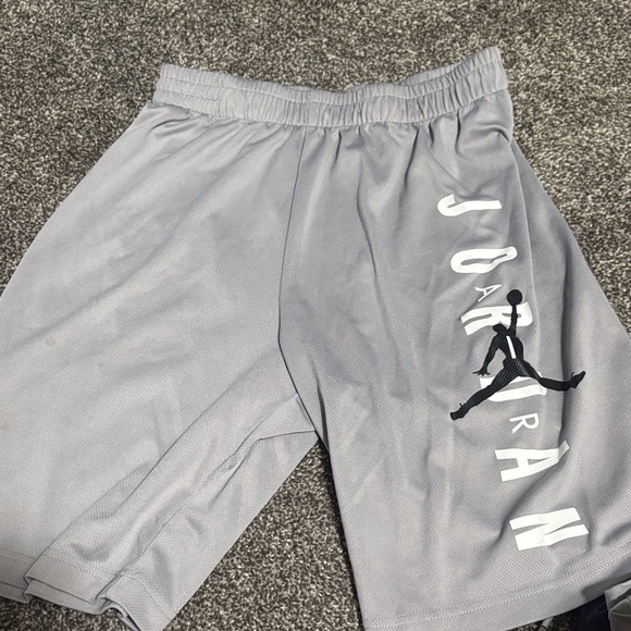 Several men’s shorts all medium - Picture 1 of 7